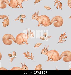 Nahtloses Muster mit Eichhörnchen, Blättern und Eichel. Waldtiere. Herbsthintergrund. Endlose handgezeichnete Aquarellfallillustration für Tapeten Stockfoto