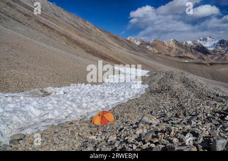 Camping in malerischen Pamirgebirge in Tadschikistan Stockfoto