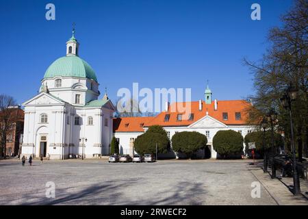 St. Kazimierz Kirche am neuen Stadtplatz in Warschau, Polen Stockfoto