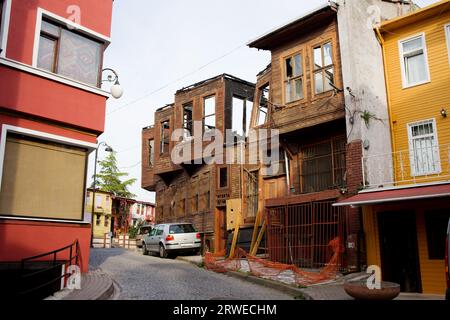 Ruinen des traditionellen Holzhaus in der Altstadt Sultanahmet in Istanbul, Türkei Stockfoto