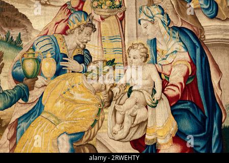 Anbetung der Könige, dargestellt auf einem Wandteppich, in der Basilioka Santa Maria Maggiore in Bergmo Stockfoto
