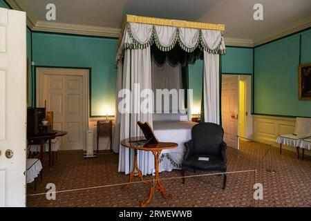 LONDON, GROSSBRITANNIEN - 17. SEPTEMBER 2014: Hier befindet sich eines der Schlafzimmer des kleinen königlichen Kew Palace aus dem 18. Jahrhundert in Kew Gard Stockfoto