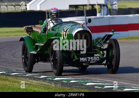 William Medcalf, Bentley 3 Liter Le Mans, Rudge-Whitworth Cup, ein 39-minütiges Rennen mit zwei Fahrern für Sportwagen des Typs, der bei den Le Mans 24 antrat Stockfoto