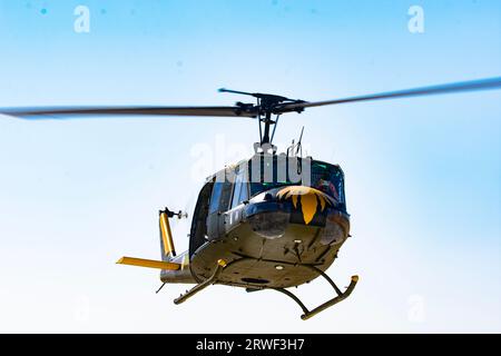 Bell UH-1 Irokesen, Spitzname Huey Militärhubschrauber auf der SHG AIRSHOW 2023 Stockfoto