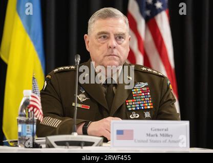 Ramstein Miesenbach, Deutschland. September 2023. General Mark Milley trifft bei der fünften Sitzung der Ukraine Contact Group am US-Stützpunkt in Ramstein ein. Quelle: Boris Roessler/dpa/Alamy Live News Stockfoto