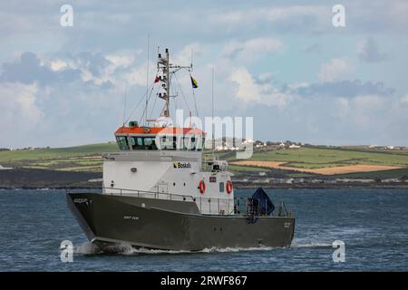 SMIT DON betritt Holyhead Harbour Stockfoto