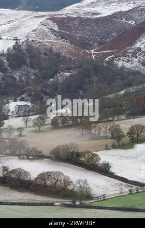 Der Long Mynd in Shropshire an einem verschneiten Morgen von Ragleth Hill, Little Stretton, England, Großbritannien Stockfoto