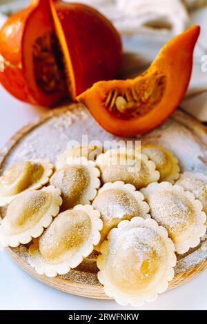 Ravioli mit Kürbisfüllung Stockfoto