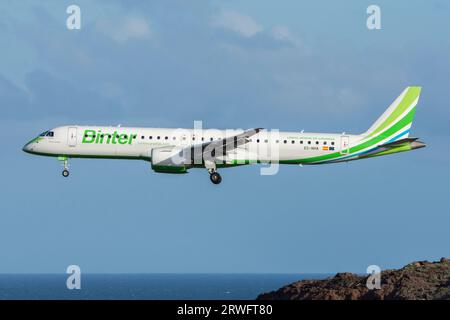 Embraer E195-E2 de Binter Canarias Stockfoto