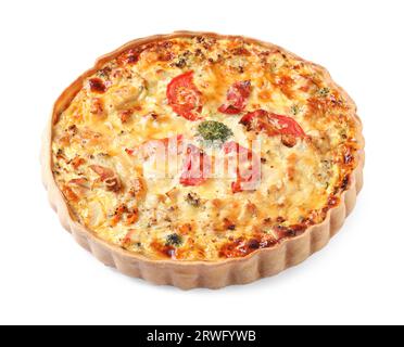 Leckere Quiche mit Käse und Tomaten auf weißem Hintergrund Stockfoto