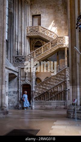 Rouen Normandie Frankreich - die Booksellers-Treppe in der Kathedrale Rouen Rouen ist die Hauptstadt der nordfranzösischen Region der Normandie, ist eine Hafenstadt Stockfoto