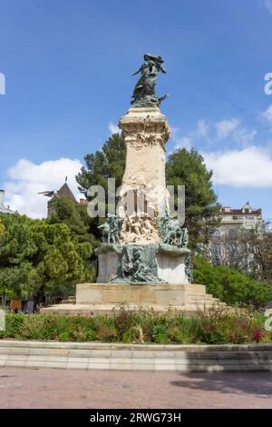 Plaza de los Sitios, Zaragoza, Aragon, Spanien. El Monumento a los Sitios de Zaragoza oder Denkmal für die Belagerung von Zaragoza. Skulpturengruppe in s Stockfoto