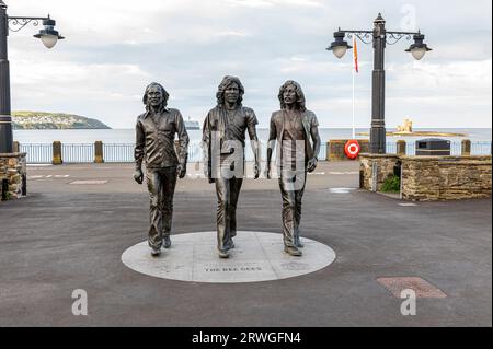 Die Bee Gees-Statue an der Küste der Douglas Isle of man Stockfoto