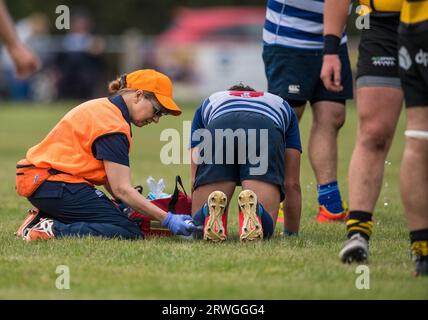 Englische Herren Amateurspieler der Rugby Union spielen in einem Ligaspiel. Stockfoto