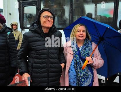 Die Veteranen Eamonn McCann und Bernadette McAliskey, die sich auf dem Bloody Sunday 51 gedenktag in Derry, Nordirland, am 29. Januar 2023 gezeigt haben. Foto: George Sweeney/Alamy Stock Photo Stockfoto