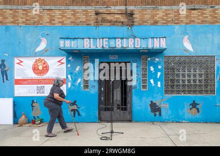 Detroit, Michigan - die Detroit Sound Conservancy gab eine Zeremonie ab, um die Pläne zur Entlassung des Blue Bird Inn bekannt zu geben, einem Jazz-Club, der in den afrikanischen Emiraten beliebt ist Stockfoto