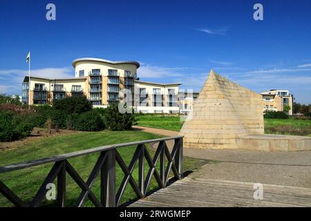 Skulptur „Cader Idris“ von Willian Pye, Feuchtgebiet, Cardiff Bay, Südwales. Stockfoto