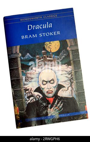 Bram Stoker - Dracula - Buchcover, weißer Hintergrund, Studioeinrichtung Stockfoto