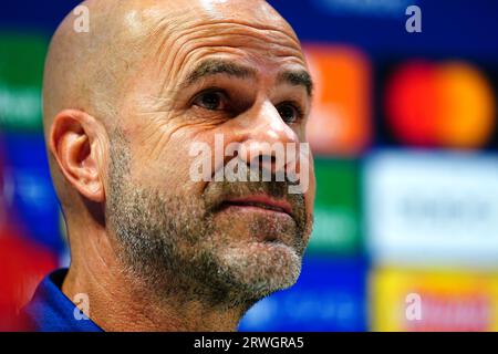 PSV Eindhoven-Manager Peter Bosz während einer Pressekonferenz im Emirates Stadium in London. Bilddatum: Dienstag, 19. September 2023. Stockfoto