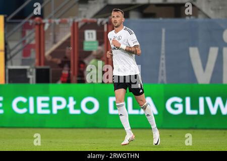 Gliwice, Polen. September 2023. Tomas Pekhart von Legia Warszawa wurde während des polnischen Fußballspiels der PKO Ekstraklasa League 2023/2024 zwischen Piast Gliwice und Legia Warszawa im Gliwice Muncipal Stadium in Aktion gesehen. Endstand: Piast Gliwice 1:1 Legia Warszawa. (Foto: Grzegorz Wajda/SOPA Images/SIPA USA) Credit: SIPA USA/Alamy Live News Stockfoto