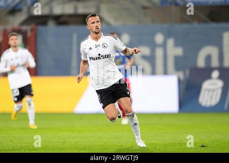 Gliwice, Polen. September 2023. Tomas Pekhart von Legia Warszawa wurde während des polnischen Fußballspiels der PKO Ekstraklasa League 2023/2024 zwischen Piast Gliwice und Legia Warszawa im Gliwice Muncipal Stadium in Aktion gesehen. Endstand: Piast Gliwice 1:1 Legia Warszawa. (Foto: Grzegorz Wajda/SOPA Images/SIPA USA) Credit: SIPA USA/Alamy Live News Stockfoto