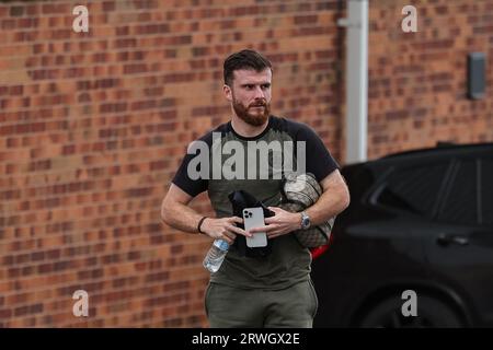 Nicky Cadden #7 von Barnsley kommt während des Sky Bet League 1 Matches Barnsley vs Portsmouth in Oakwell, Barnsley, Großbritannien, 19. September 2023 (Foto: Mark Cosgrove/News Images) Stockfoto