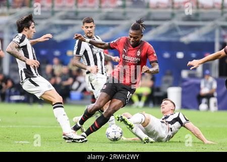 Mailand, Italien. September 2023. Milano, Italien - 18. september 2023 - A.C. Milan vs Newcastle United fc Champions League - sandro tonali newcastle und rafael leao a.c. mailand Credit: Kines Milano/Alamy Live News Stockfoto