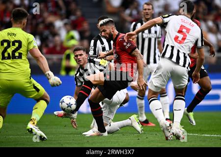 Mailand, Italien. 19. September 2023. Olivier Giroud vom AC Mailand versucht während des Serie-A-Fußballspiels zwischen AC Mailand und Newcastle United FC. Quelle: Nicolò Campo/Alamy Live News Stockfoto