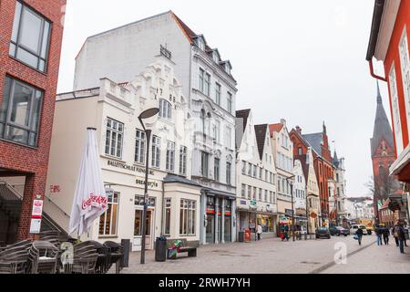 Flensburg, Deutschland - 10. Februar 2017: Die große Straße ist eine zentrale Einkaufsstraße in Flensburg Stockfoto