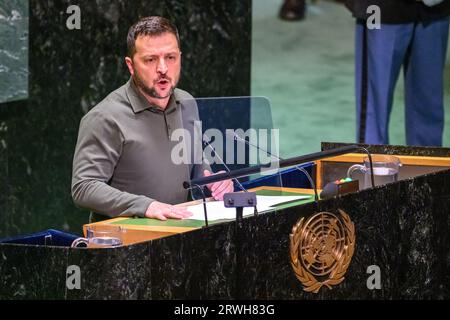 New York, USA. September 2023. Der ukrainische Präsident Volodymyr Zelenskyy spricht vor der Eröffnungssitzung der 78. UN-Generalversammlung im Hauptquartier der Vereinten Nationen. Quelle: Enrique Shore/Alamy Live News Stockfoto