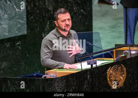 New York, USA. September 2023. Der ukrainische Präsident Volodymyr Zelenskyy spricht vor der Eröffnungssitzung der 78. UN-Generalversammlung im Hauptquartier der Vereinten Nationen. Quelle: Enrique Shore/Alamy Live News Stockfoto