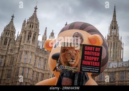 Ban Hunting Trophy importiert Bill Protest in Old Palace Yard, Westminster, London, Großbritannien Stockfoto