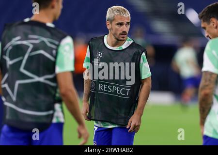 Rom, Italien. September 2023. Atletico Madrids Franzose Antoine Griezmann schaut während des UEFA Champions League-Spiels SS Lazio gegen Atletico Madrid am 19. September 2023 im Olimpico-Stadion in Rom. Quelle: Unabhängige Fotoagentur/Alamy Live News Stockfoto