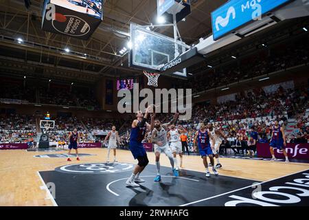 Murcia Región de Murcia Spanien 16. September 2023. Jan Vesely, Tschechische Republik Pivot des FC Barcelona Vincent Poirier Frances von Real Madrid während der M Stockfoto