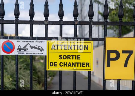 Paris, Frankreich. 29. August 2023: Blick auf die Kathedrale Notre-Dame de Paris, während die Restaurierungs- und Umbauarbeiten nach dem dramatischen Brand fortgesetzt werden Stockfoto