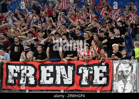 Rom, Italien. September 2023. Fans von Atletico Madrid während des Champions-League-Fußballspiels der Gruppe E zwischen SS Lazio und Atletico Madrid im Olimpico-Stadion in Rom (Italien), 19. September 2023. Quelle: Insidefoto di andrea staccioli/Alamy Live News Stockfoto