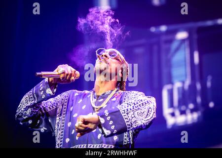 ROTTERDAM – der amerikanische Rapper Snoop Dogg während einer Performance in Rotterdam AHOY im Rahmen seiner Herbsttour durch Europa. ANP MARCEL KRIJGSMAN netherlands Out - belgium Out Credit: ANP/Alamy Live News Stockfoto