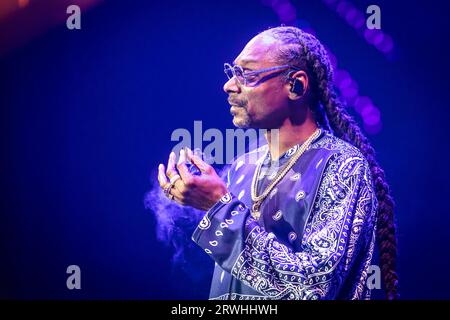 ROTTERDAM – der amerikanische Rapper Snoop Dogg während einer Performance in Rotterdam AHOY im Rahmen seiner Herbsttour durch Europa. ANP MARCEL KRIJGSMAN netherlands Out - belgium Out Credit: ANP/Alamy Live News Stockfoto