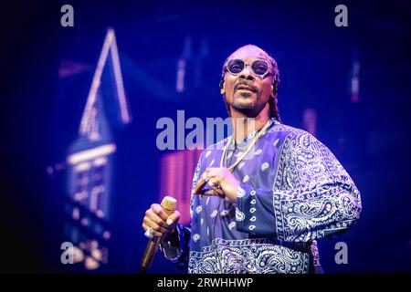 ROTTERDAM – der amerikanische Rapper Snoop Dogg während einer Performance in Rotterdam AHOY im Rahmen seiner Herbsttour durch Europa. ANP MARCEL KRIJGSMAN netherlands Out - belgium Out Credit: ANP/Alamy Live News Stockfoto