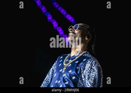 ROTTERDAM – der amerikanische Rapper Snoop Dogg während einer Performance in Rotterdam AHOY im Rahmen seiner Herbsttour durch Europa. ANP MARCEL KRIJGSMAN netherlands Out - belgium Out Credit: ANP/Alamy Live News Stockfoto