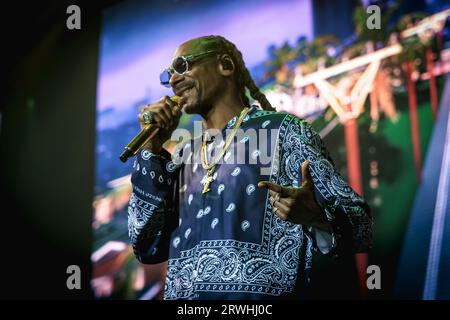 ROTTERDAM – der amerikanische Rapper Snoop Dogg während einer Performance in Rotterdam AHOY im Rahmen seiner Herbsttour durch Europa. ANP MARCEL KRIJGSMAN netherlands Out - belgium Out Credit: ANP/Alamy Live News Stockfoto