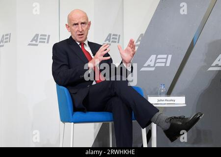 19. September 2023, Washington, Distrikt Columbia, USA: Der britische Schattenverteidigungsminister JOHN HEALEY spricht heute am 19. September 2023 im AEI/Think Tank in Washington DC, USA, über die Zukunft der Verteidigung für Großbritannien und seine Verbündeten. (Bild: © Lenin Nolly/ZUMA Press Wire) NUR REDAKTIONELLE VERWENDUNG! Nicht für kommerzielle ZWECKE! Stockfoto