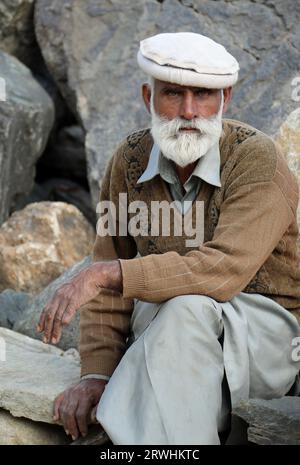 Nomadischer Hirte im Kaghan-Tal im Norden Pakistans Stockfoto