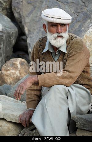 Nomadischer Hirte im Kaghan-Tal im Norden Pakistans Stockfoto
