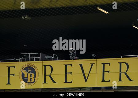 Bern, Schweiz. September 2023. Junge Jungen für immer Banner während des UEFA Champions League-Fußballspiels zwischen Jungen und RB Leipzig im Wankdorf-Stadion in Bern, Schweiz. (Daniela Porcelli/SPP) Credit: SPP Sport Press Photo. Alamy Live News Stockfoto