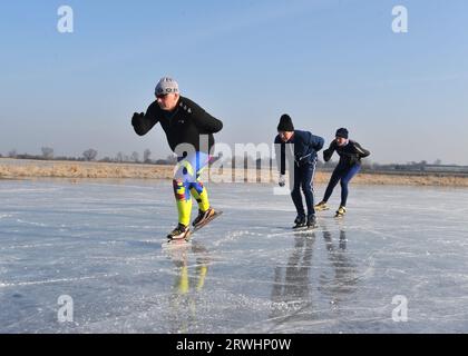 Schlittschuhlaufen auf dem Fens Nr Ely Camb. 04.02.12 Stockfoto