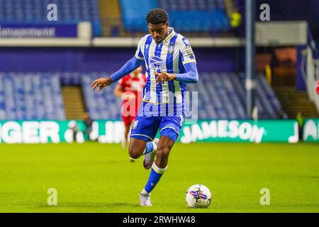 Sheffield, Großbritannien. September 2023. Sheffield Wednesday Mittelfeldspieler Tyreeq Bakinson (19) während des Sheffield Wednesday FC gegen Middlesbrough FC EFL Sky Bet Championship Matches im Hillsborough Stadium, Sheffield, Großbritannien am 19. September 2023 Credit: Every Second Media/Alamy Live News Stockfoto