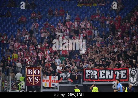 Rom, Italien. September 2023. Fans von Atletico Madrid während des UEFA Champions League-Spiels zwischen SS Lazio und Atletico de Madrid im Stadio Olimpico Rom Italien am 19. September 2023. Quelle: Nicola Ianuale/Alamy Live News Stockfoto