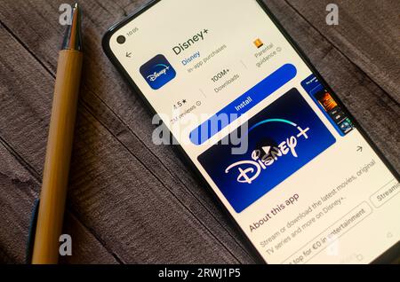 Madrid, Spanien. 09 17 2023: Die Disney+ App wird im App Store auf einem Smartphone angezeigt Stockfoto