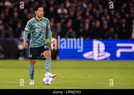 Rotterdam, Niederlande. September 2023. ROTTERDAM, NIEDERLANDE - 19. SEPTEMBER: Tomoki Iwata von Celtic läuft mit dem Ball während des UEFA Champions League Gruppe-E-Spiels zwischen Feyenoord und Celtic im Stadion Feyenoord am 19. September 2023 in Rotterdam, Niederlande. (Foto von Andre Weening/Orange Pictures) Kredit: Orange Pics BV/Alamy Live News Stockfoto